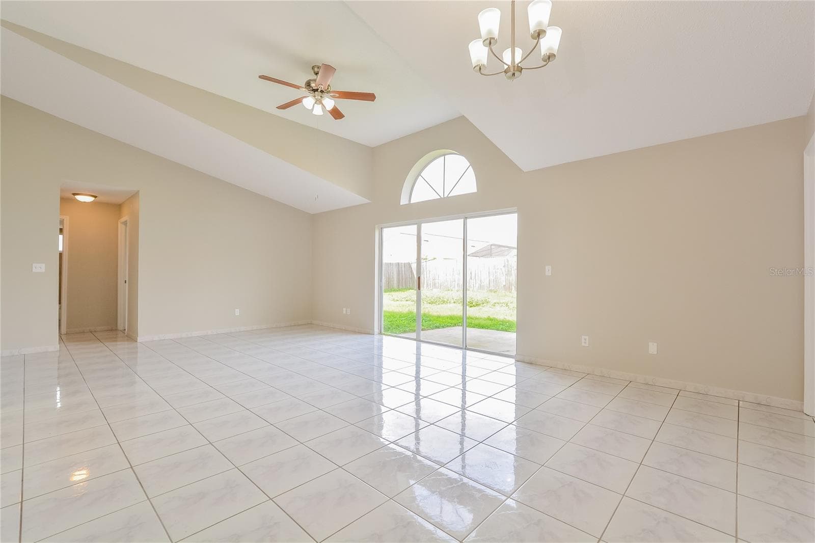 Single Family Residence at 1515 WOOD VIOLET DR, ORLANDO, photo 5 of 15