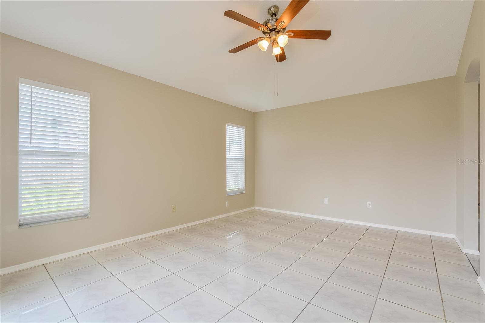 Single Family Residence at 1515 WOOD VIOLET DR, ORLANDO, photo 14 of 15
