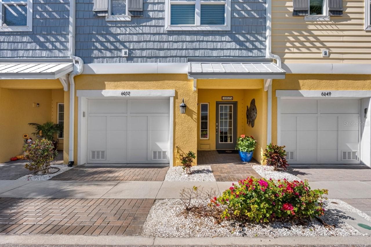 Townhouse at 6057 MOORINGS DR S, ST PETERSBURG, photo 46 of 60