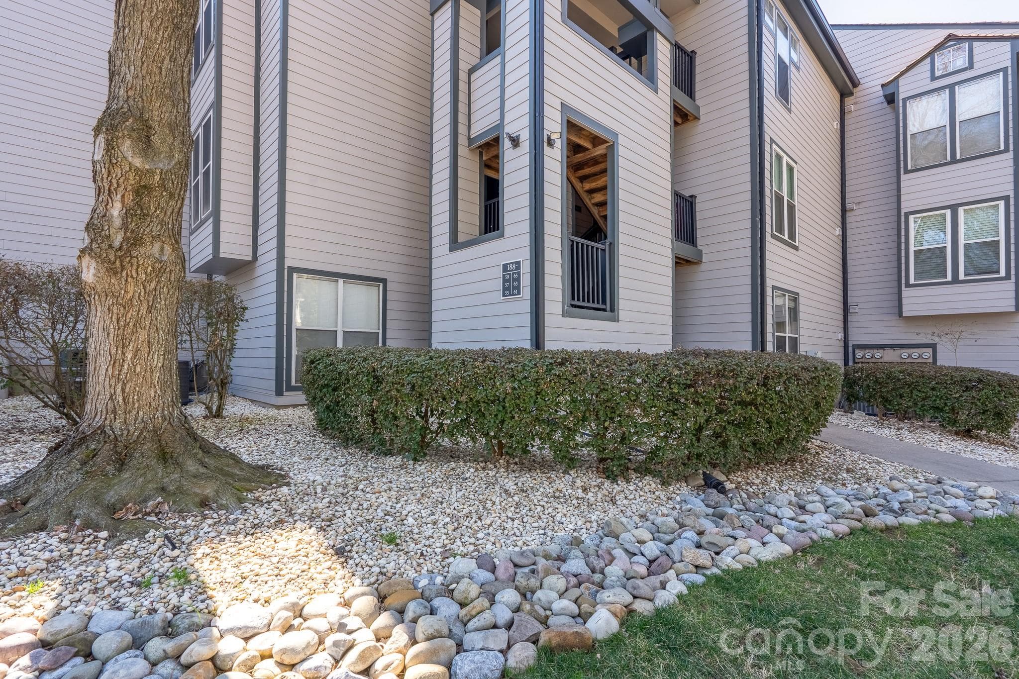 Condominium at 18851 Vineyard Point Lane, Cornelius, photo 4 of 44
