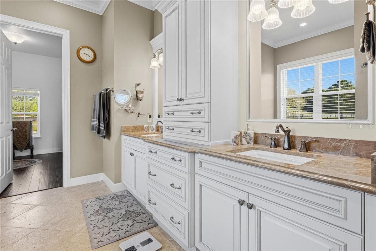 Primary bathroom en suite (downstairs) - 10401 NW 153RD TER, ALACHUA