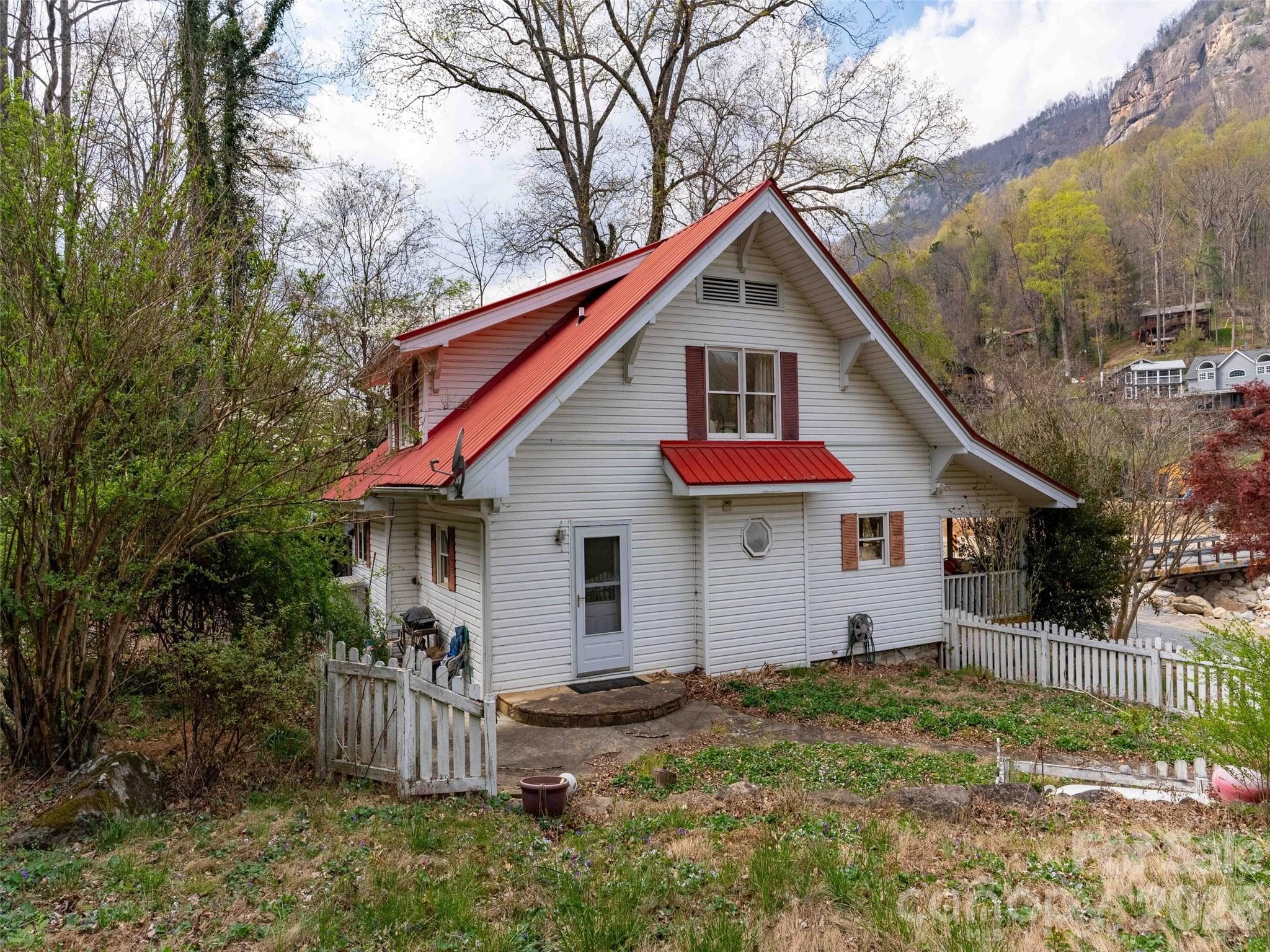Single Family Residence at 306 Southside Drive, Chimney Rock, photo 7 of 33