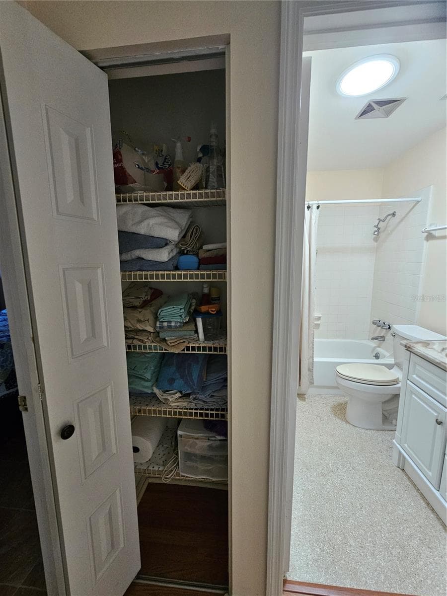 Linen Closet - 1905 CANTERBURY LN #E-9, SUN CITY CENTER