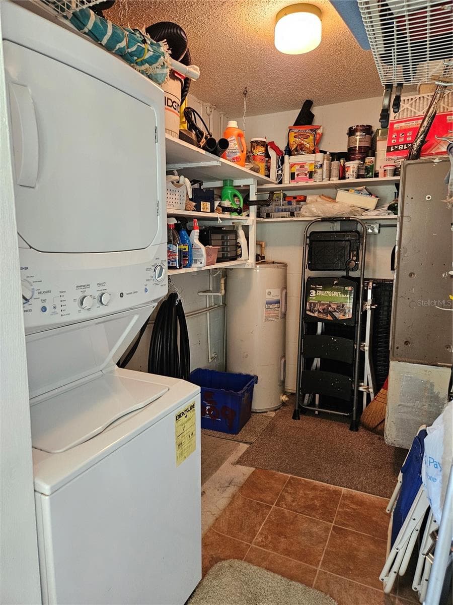 Stack Washer & Dryer - 1905 CANTERBURY LN #E-9, SUN CITY CENTER