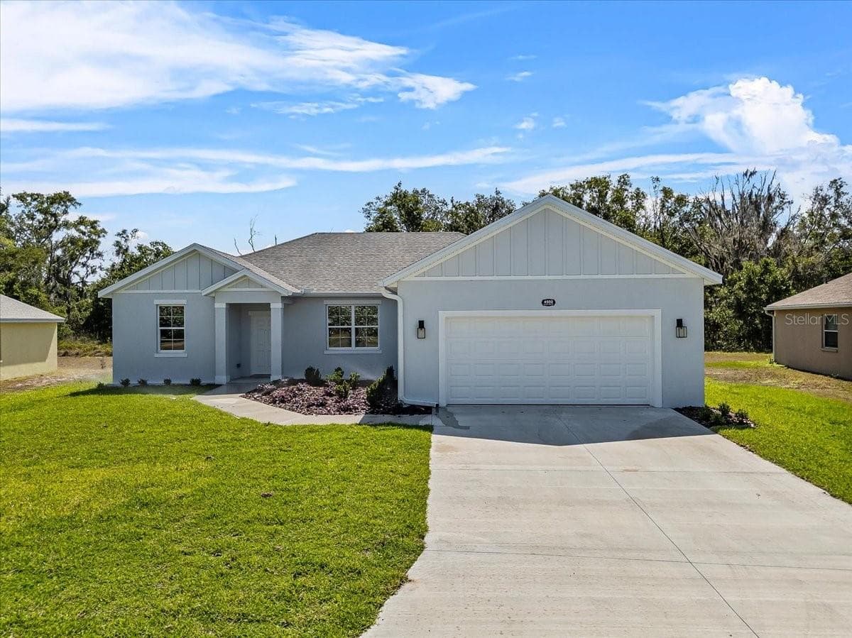 Single Family Residence at 4502 FAIRWAY OAKS DR, MULBERRY, photo 2 of 47