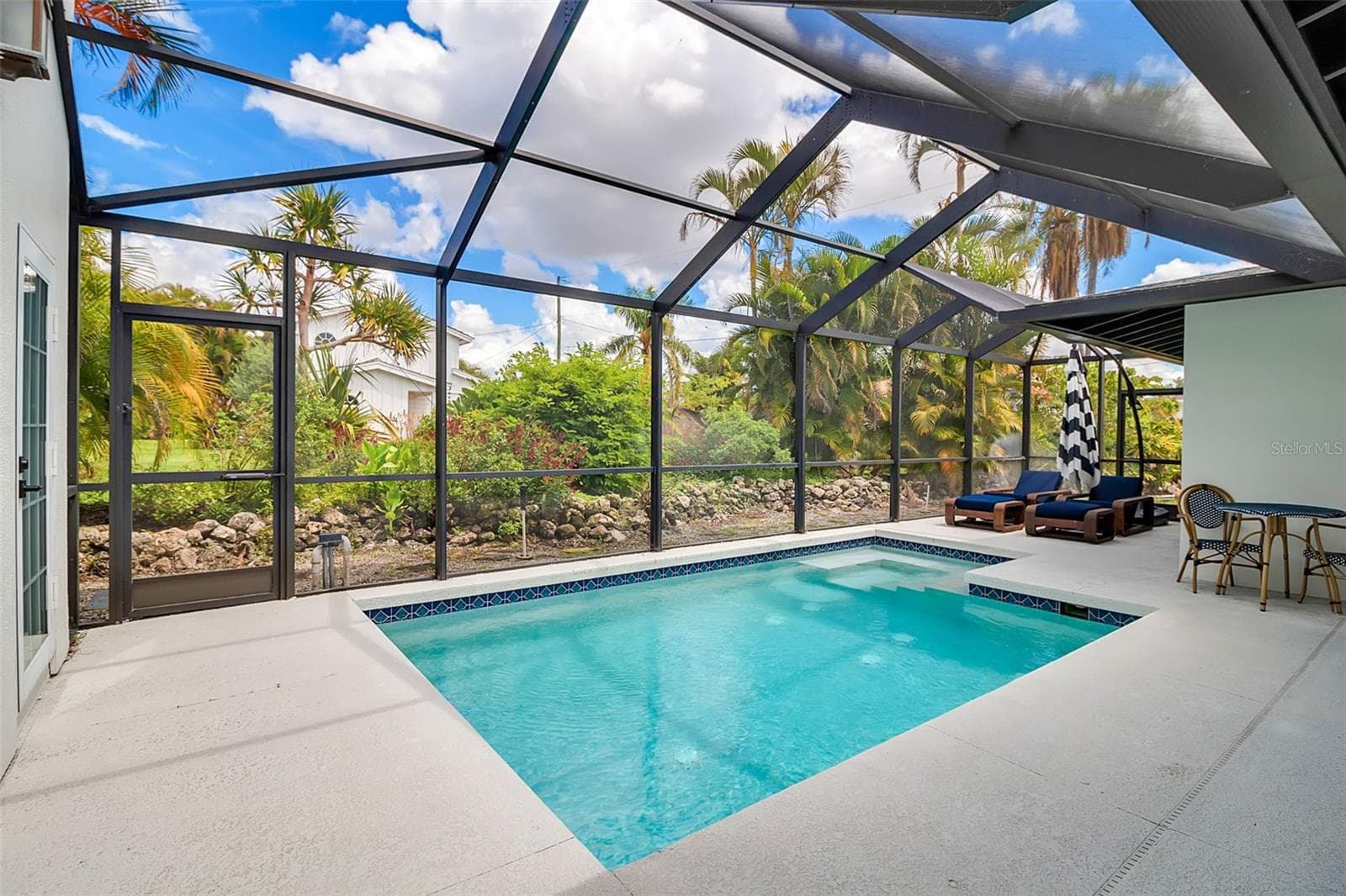Single Family Residence at 608 GARDENIA DR, VENICE, photo 13 of 53