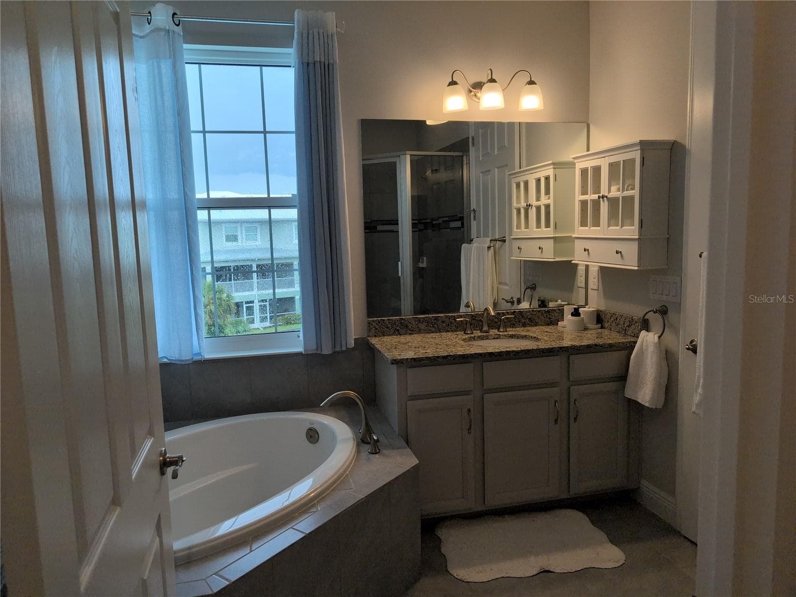 Mater 1 Tub & Vanity - 10420 CORAL LANDINGS LN #115, PLACIDA