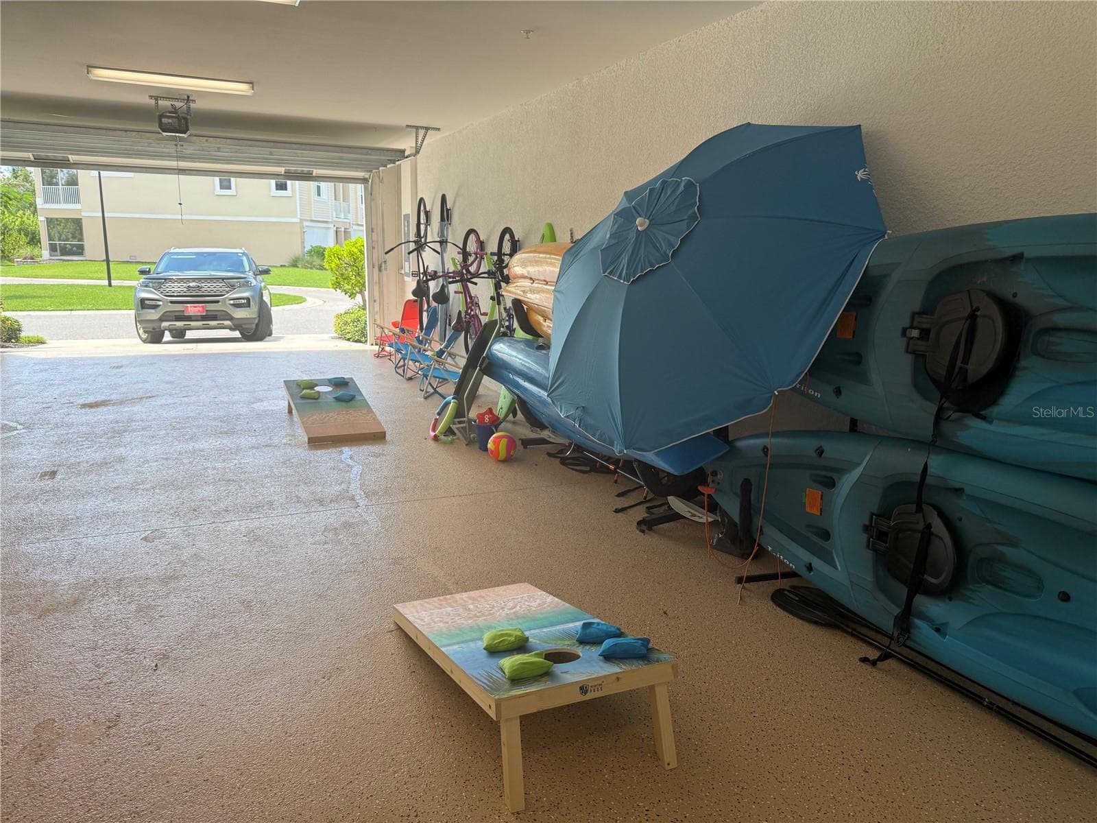 4 Car Garage - room for boat and jet skis - 10420 CORAL LANDINGS LN #115, PLACIDA