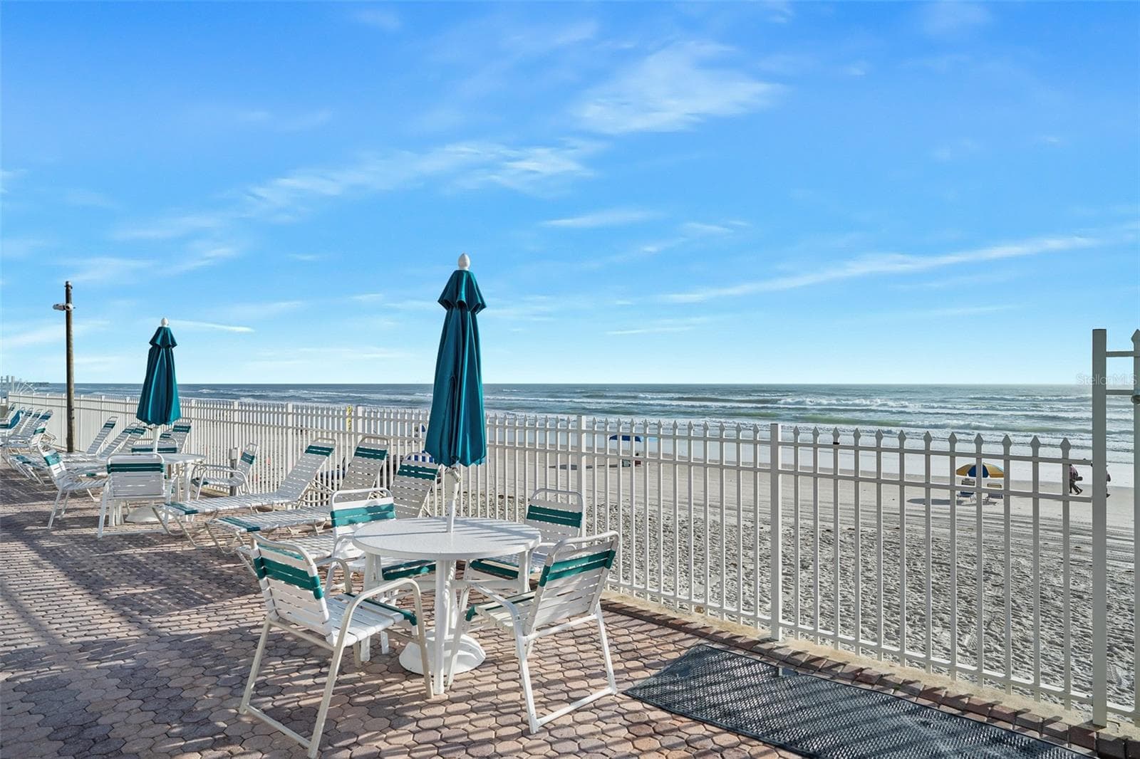 More tables and chairs, barbecue grills - 701 S ATLANTIC AVE #516, DAYTONA BEACH