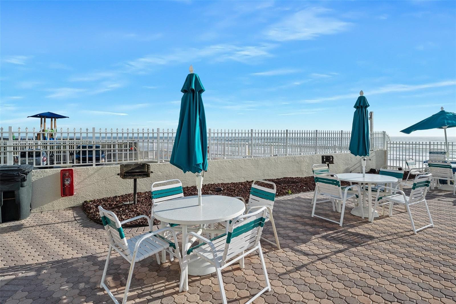 More tables and chairs, barbecue grills - 701 S ATLANTIC AVE #516, DAYTONA BEACH