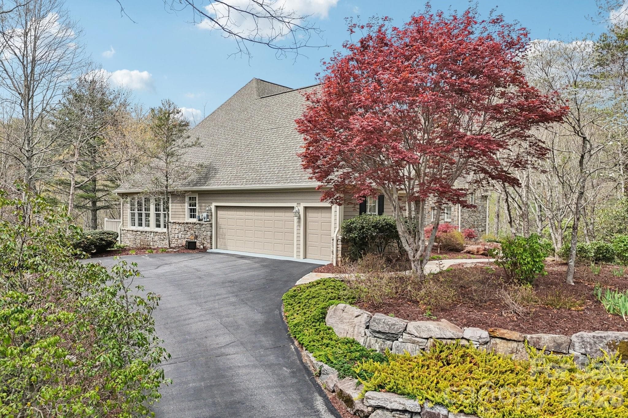 Single Family Residence at Hendersonville, photo 3 of 48