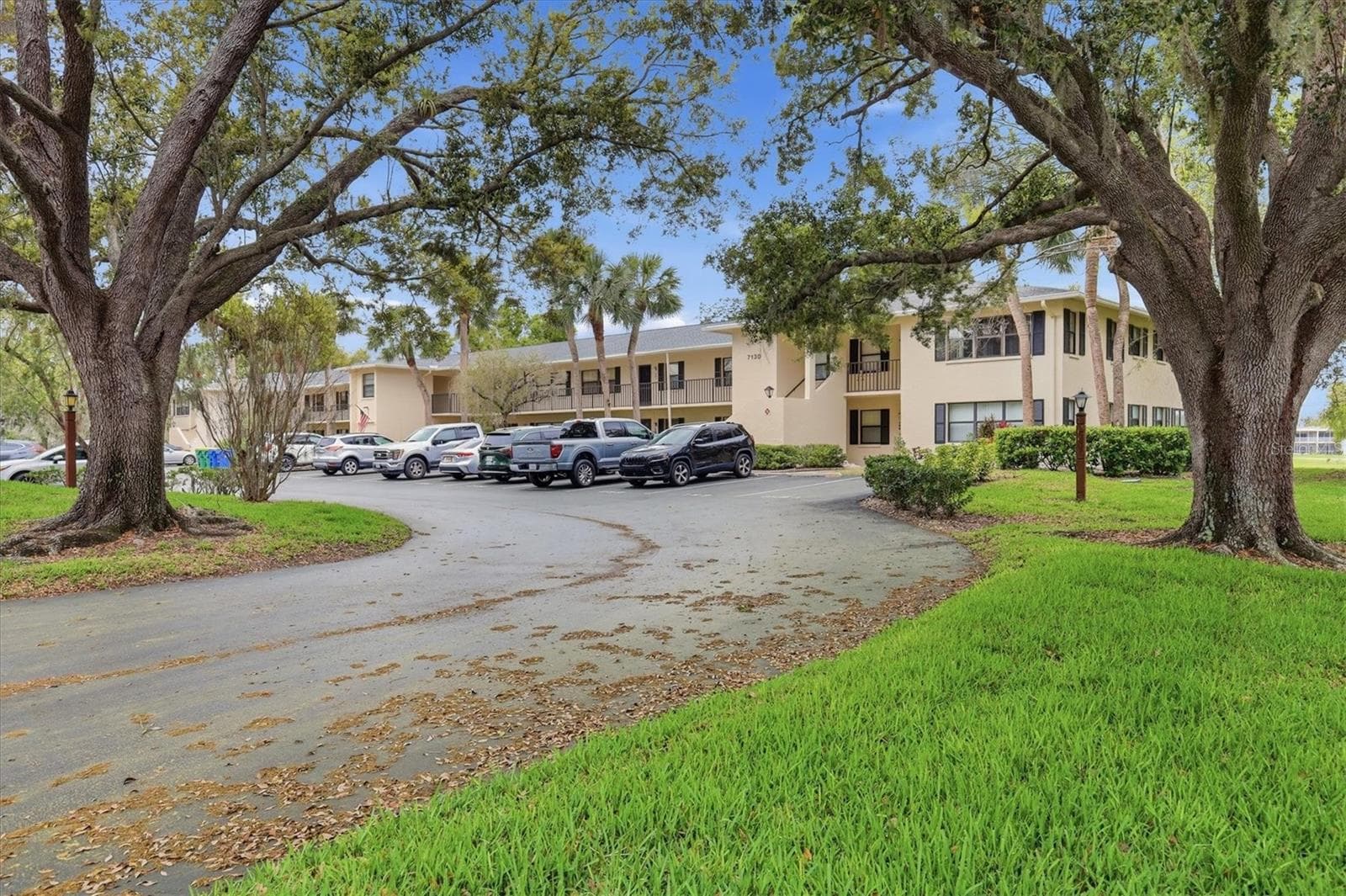 Condominium at 7130 FAIRWAY BEND LN #291, SARASOTA, photo 2 of 33
