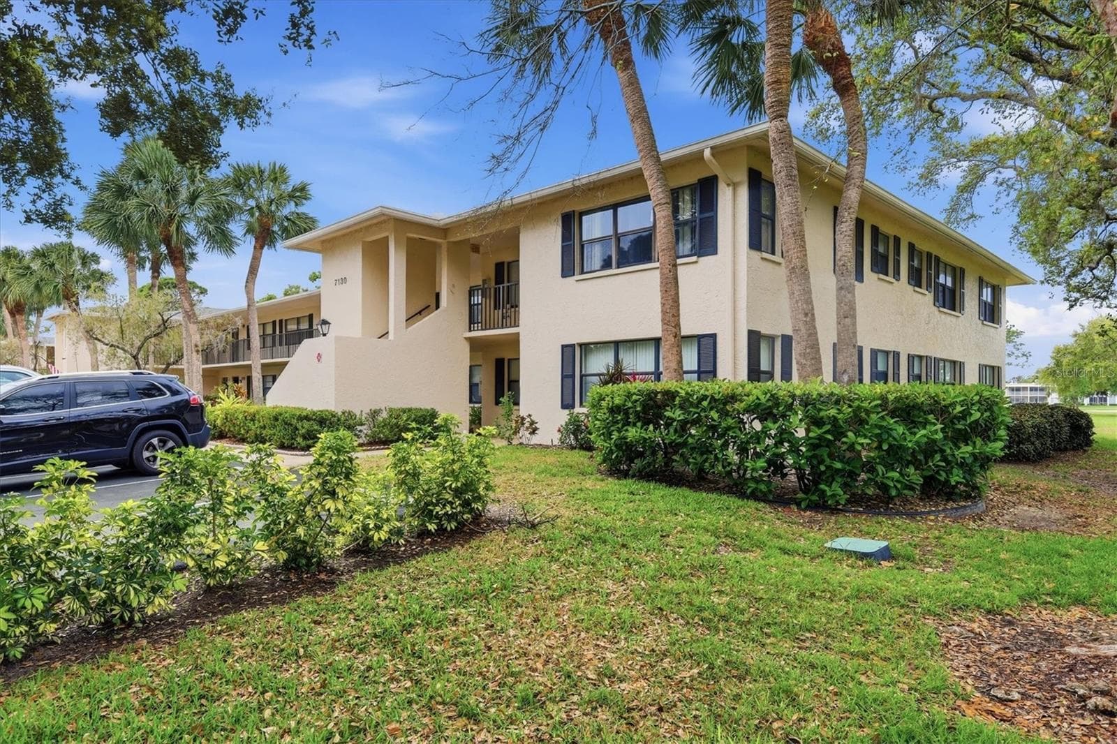 Condominium at 7130 FAIRWAY BEND LN #291, SARASOTA, photo 4 of 33