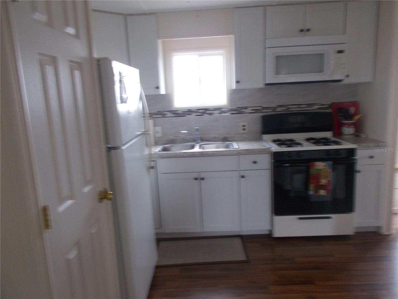 Kitchen - 6821 OCEAN CT, NORTH PORT