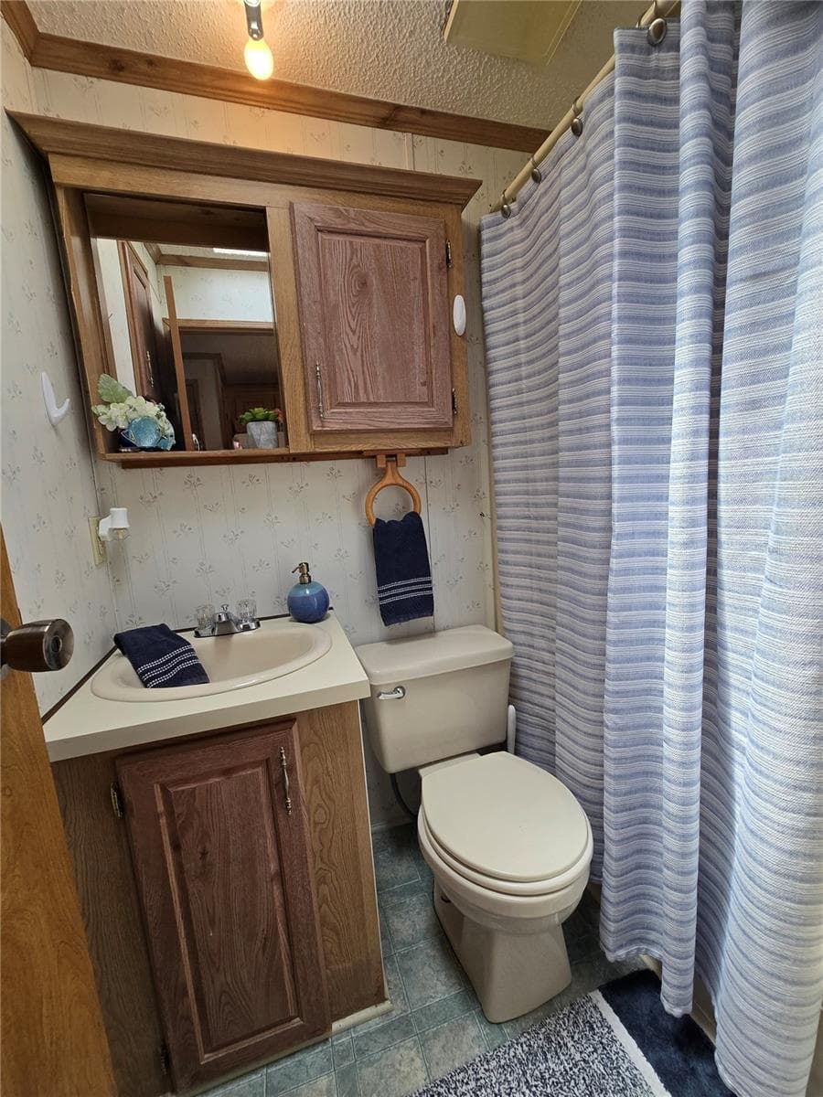 Manufactured Home at 39326 RECESS DR, ZEPHYRHILLS, photo 12 of 33