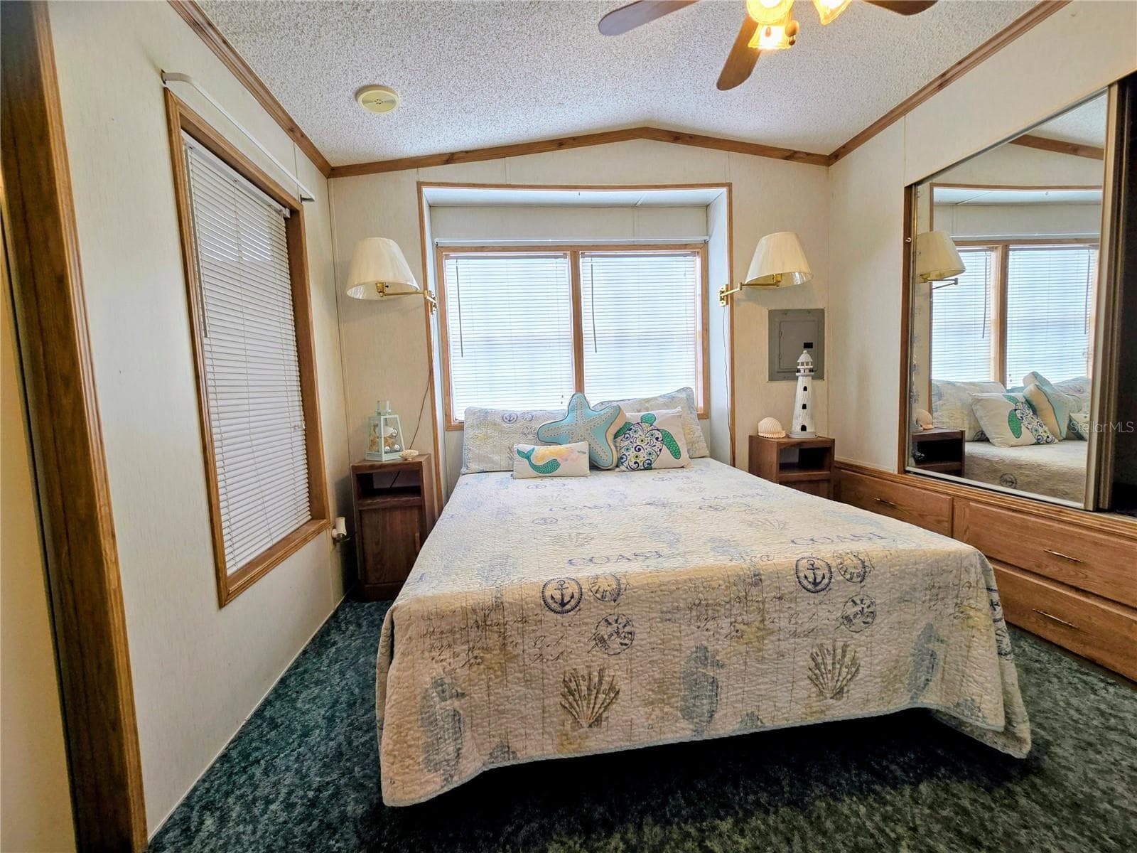 Manufactured Home at 39326 RECESS DR, ZEPHYRHILLS, photo 14 of 33