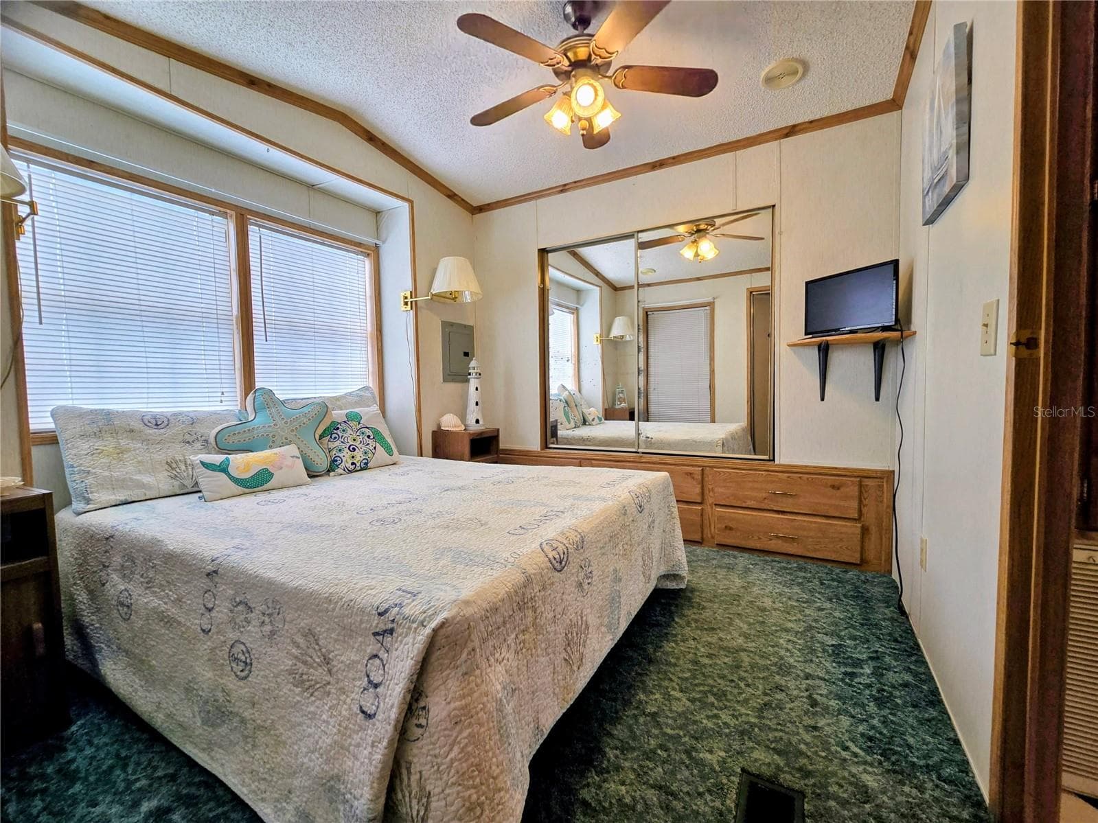 Manufactured Home at 39326 RECESS DR, ZEPHYRHILLS, photo 15 of 33