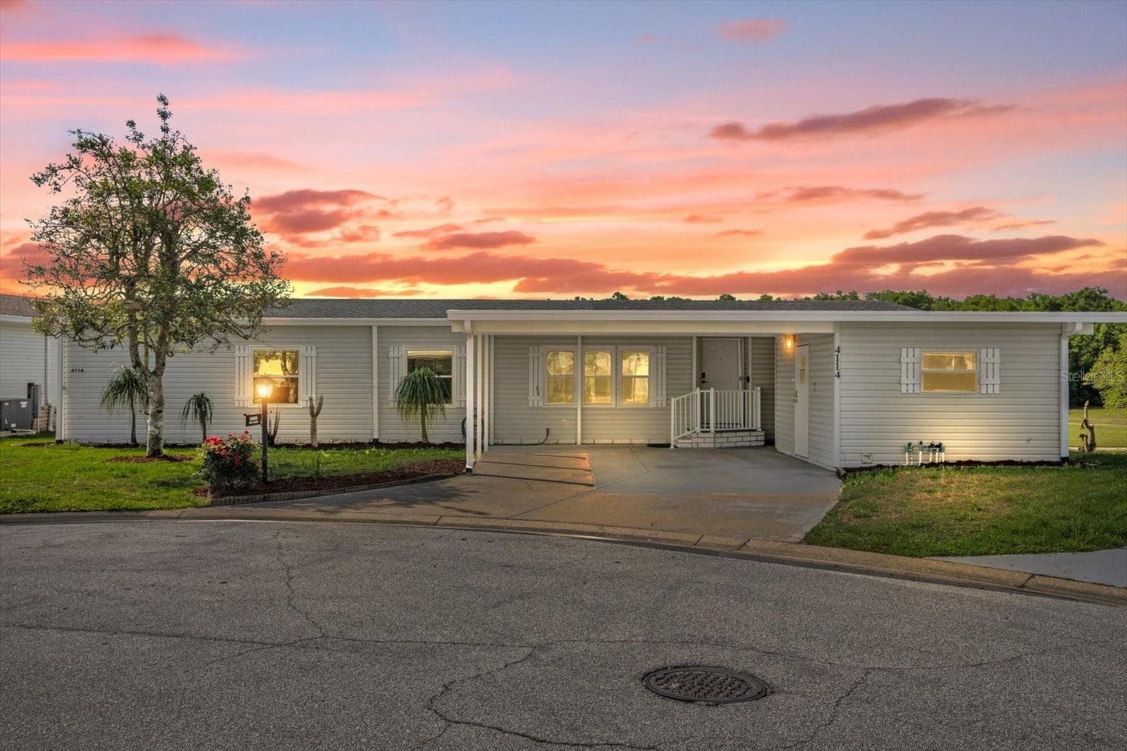 1997 Sq Ft Executive Home with Spectacular Sunsets - 4114 MYRTLE OAK CT #852, ZELLWOOD
