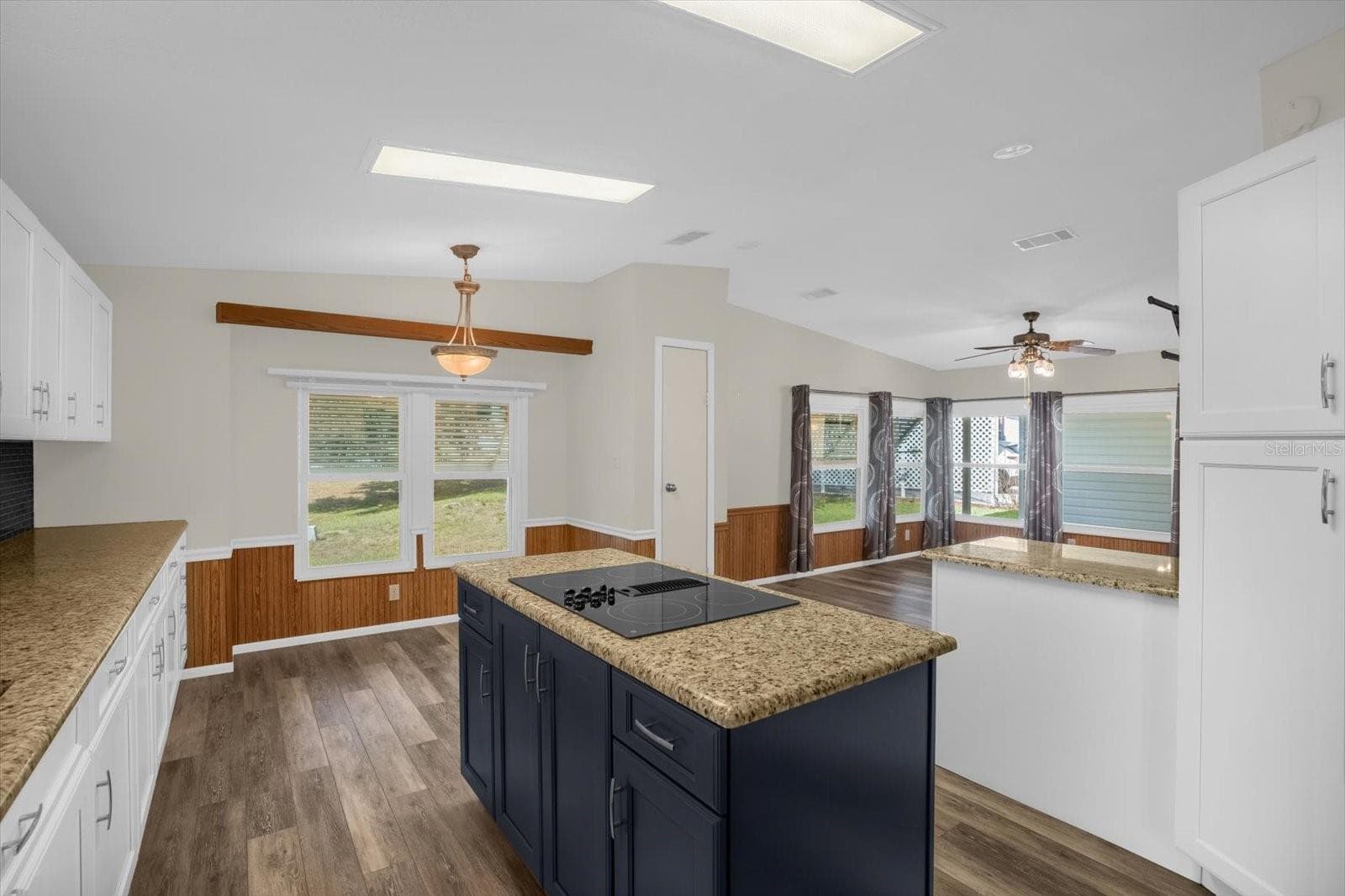 Eat-in Kitchenette adjoins 14x13 Family Room - 4114 MYRTLE OAK CT #852, ZELLWOOD