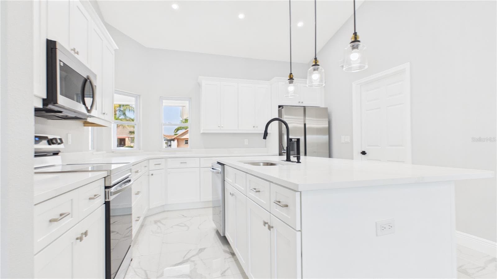 Single Family Residence at 8609 BOYSENBERRY DR, TAMPA, photo 16 of 52