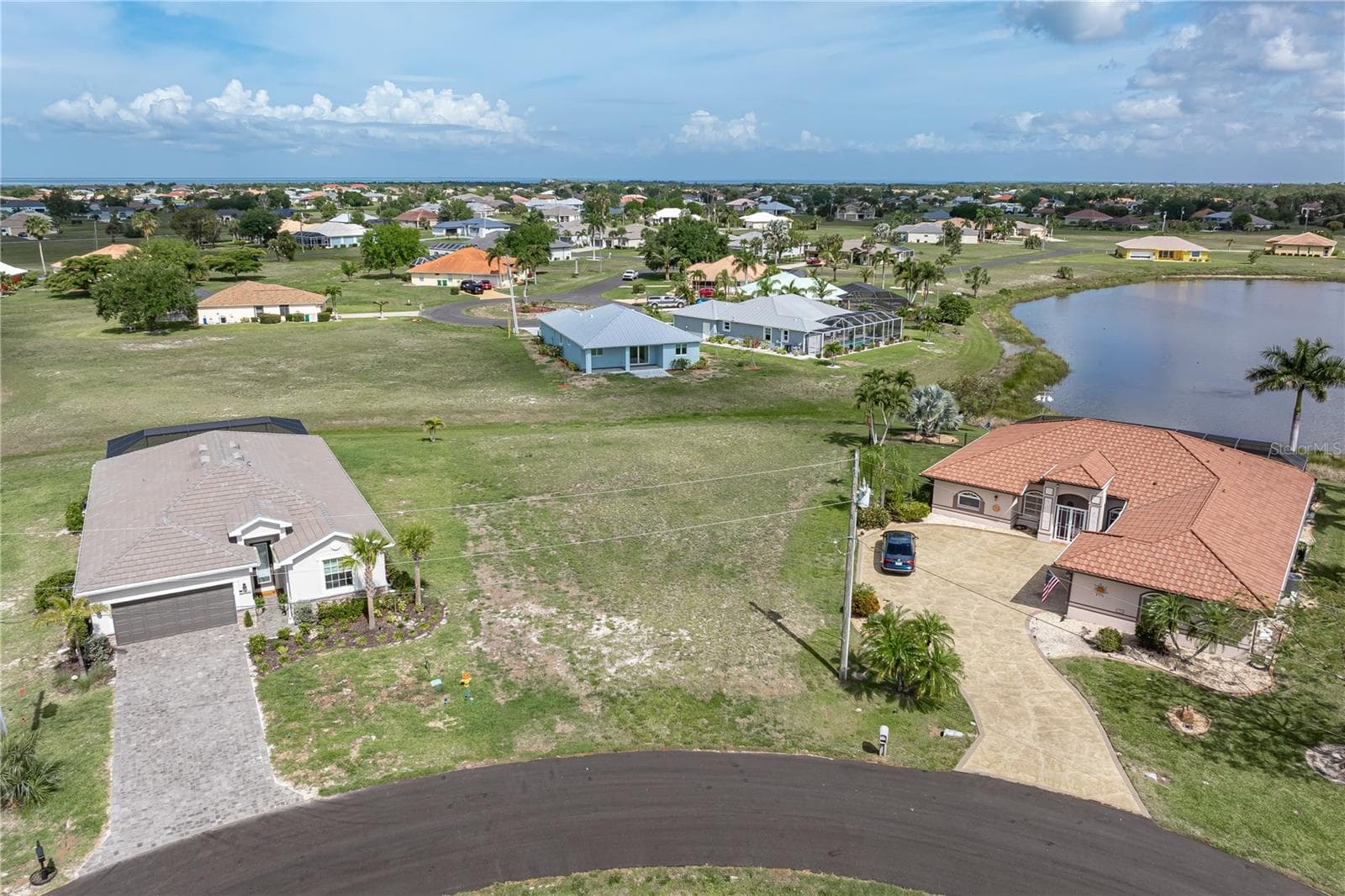 17528 VELLUM CIR