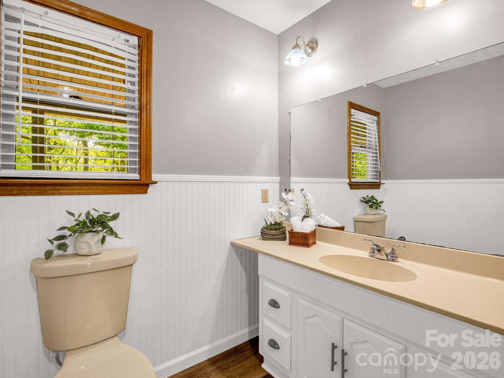 Main level full bath - 2304 Mountain Page Road, Saluda