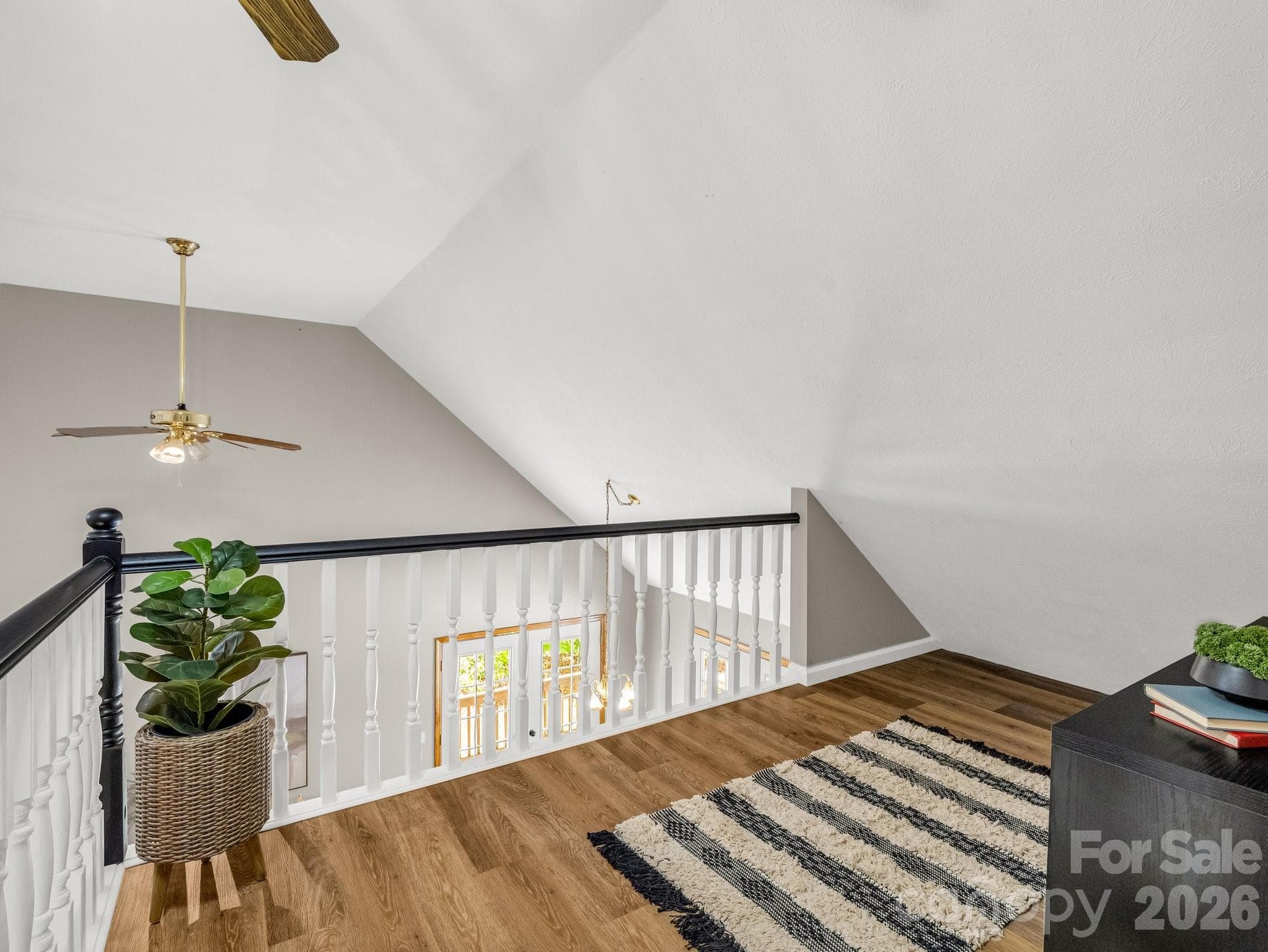 Loft Bonus Area - 2304 Mountain Page Road, Saluda
