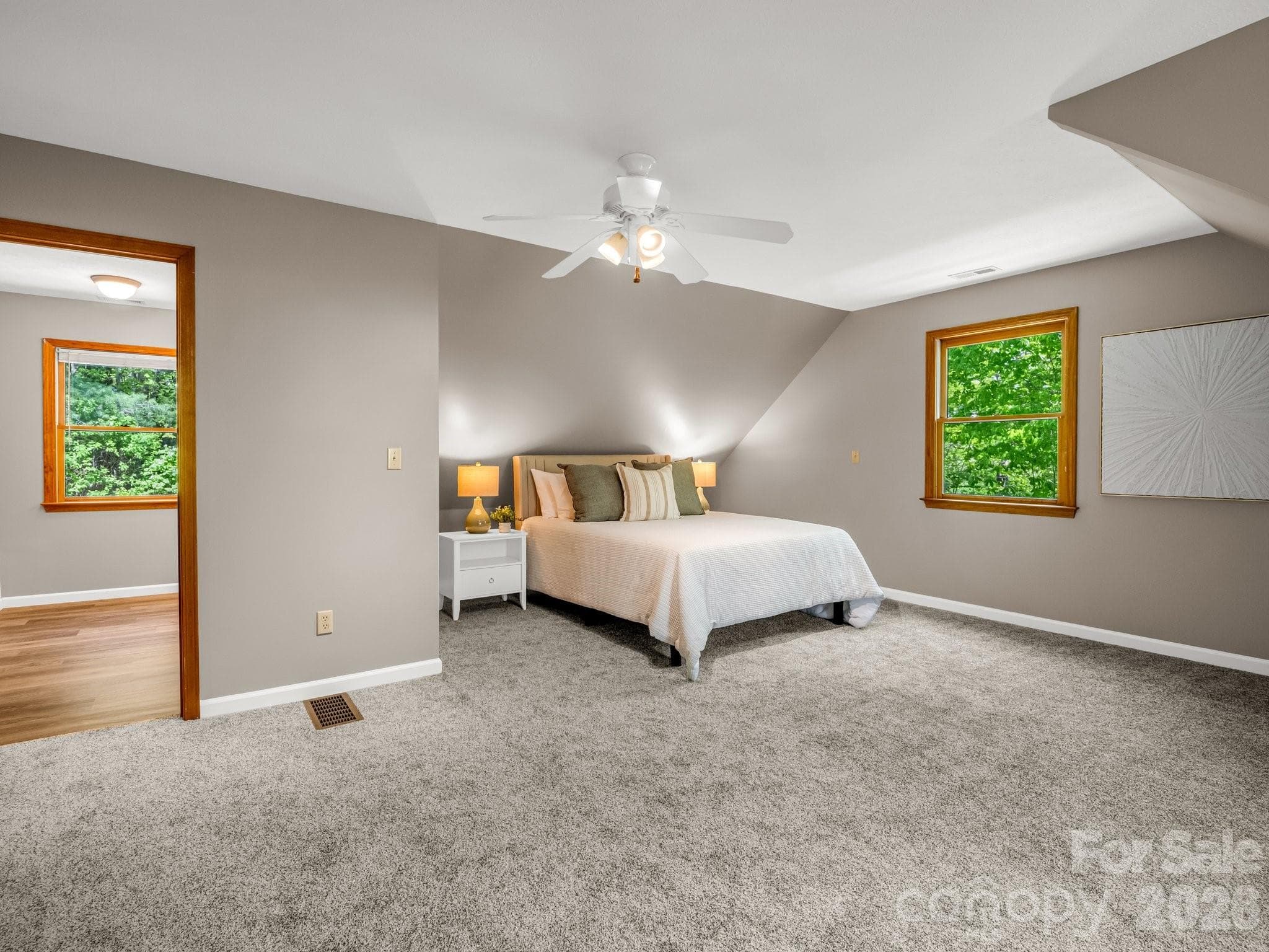 Upper Level Primary Suite - 2304 Mountain Page Road, Saluda