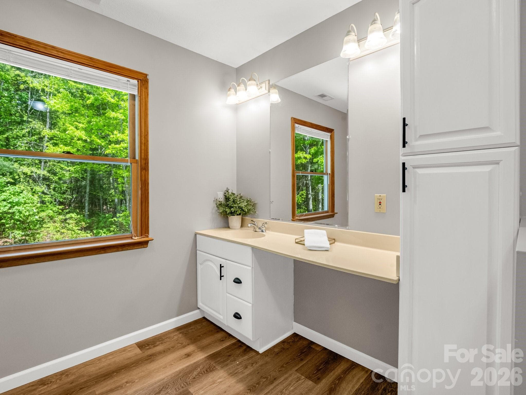 Upper Level Primary FULL BATH - 2304 Mountain Page Road, Saluda