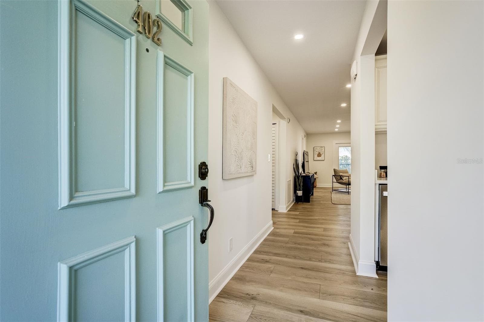 Entry - 460 S PAULA DR #402, DUNEDIN