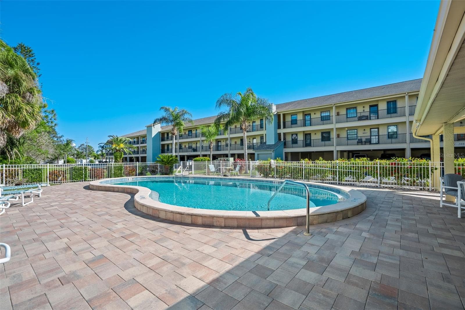 Community Pool - 460 S PAULA DR #402, DUNEDIN