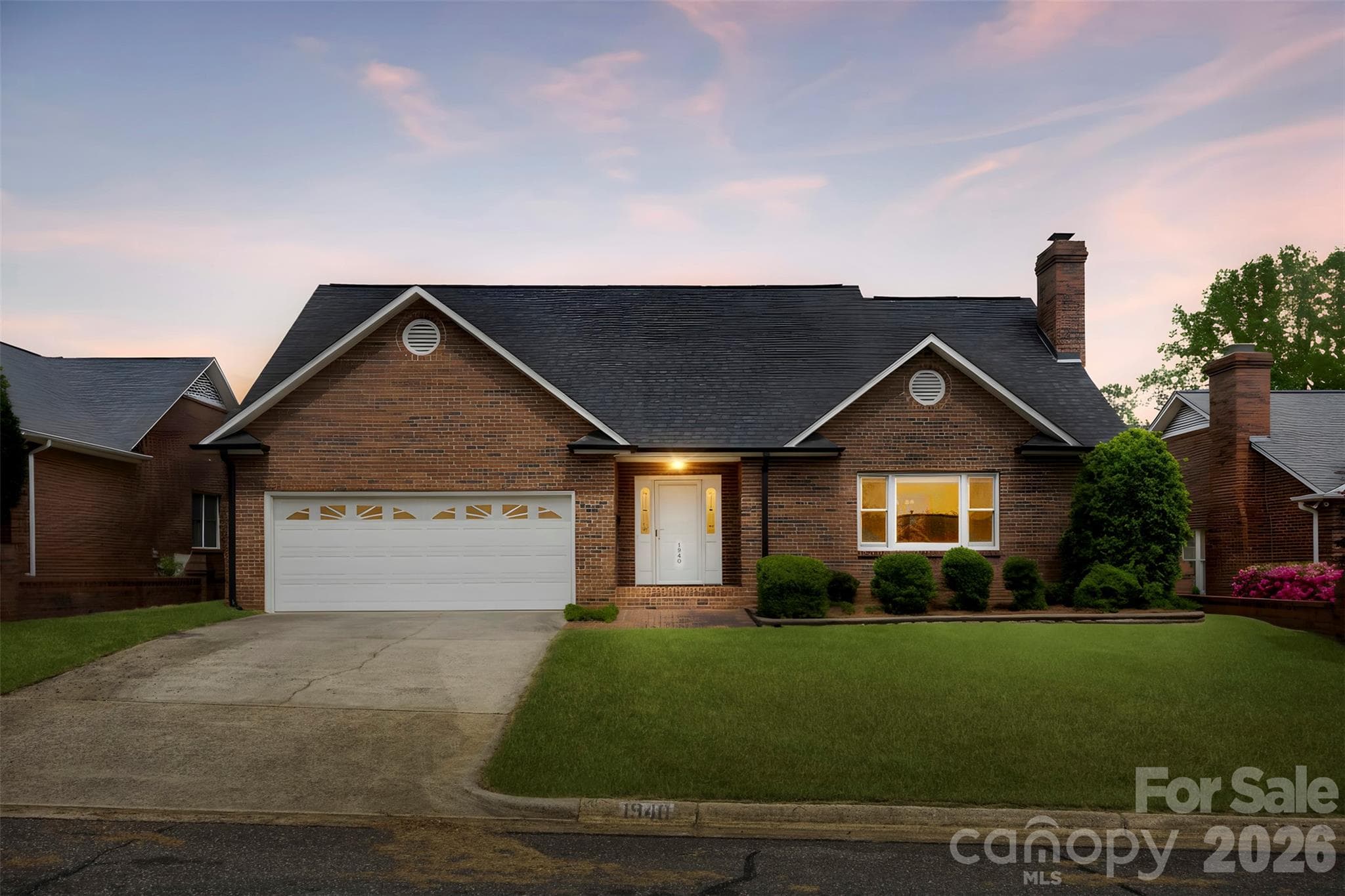 Single Family Residence at 1940 Wexford Court, Gastonia, photo 2 of 34