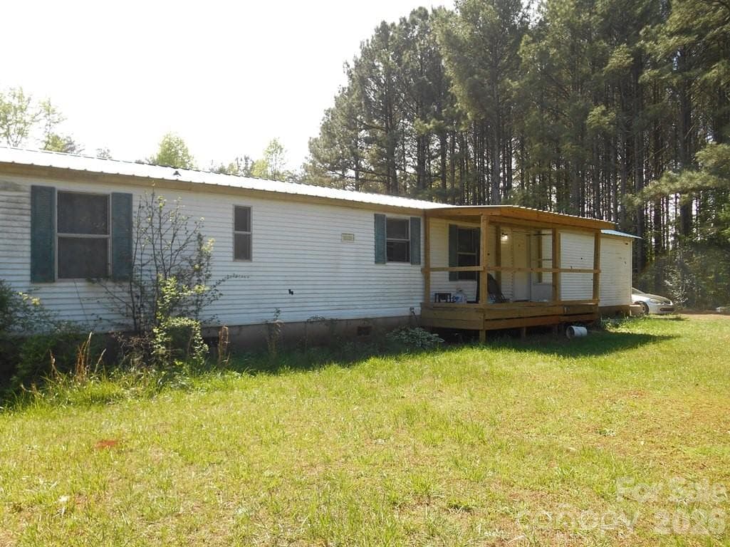 Single Family Residence at 2184 Stove Drive, Newton, photo 2 of 30
