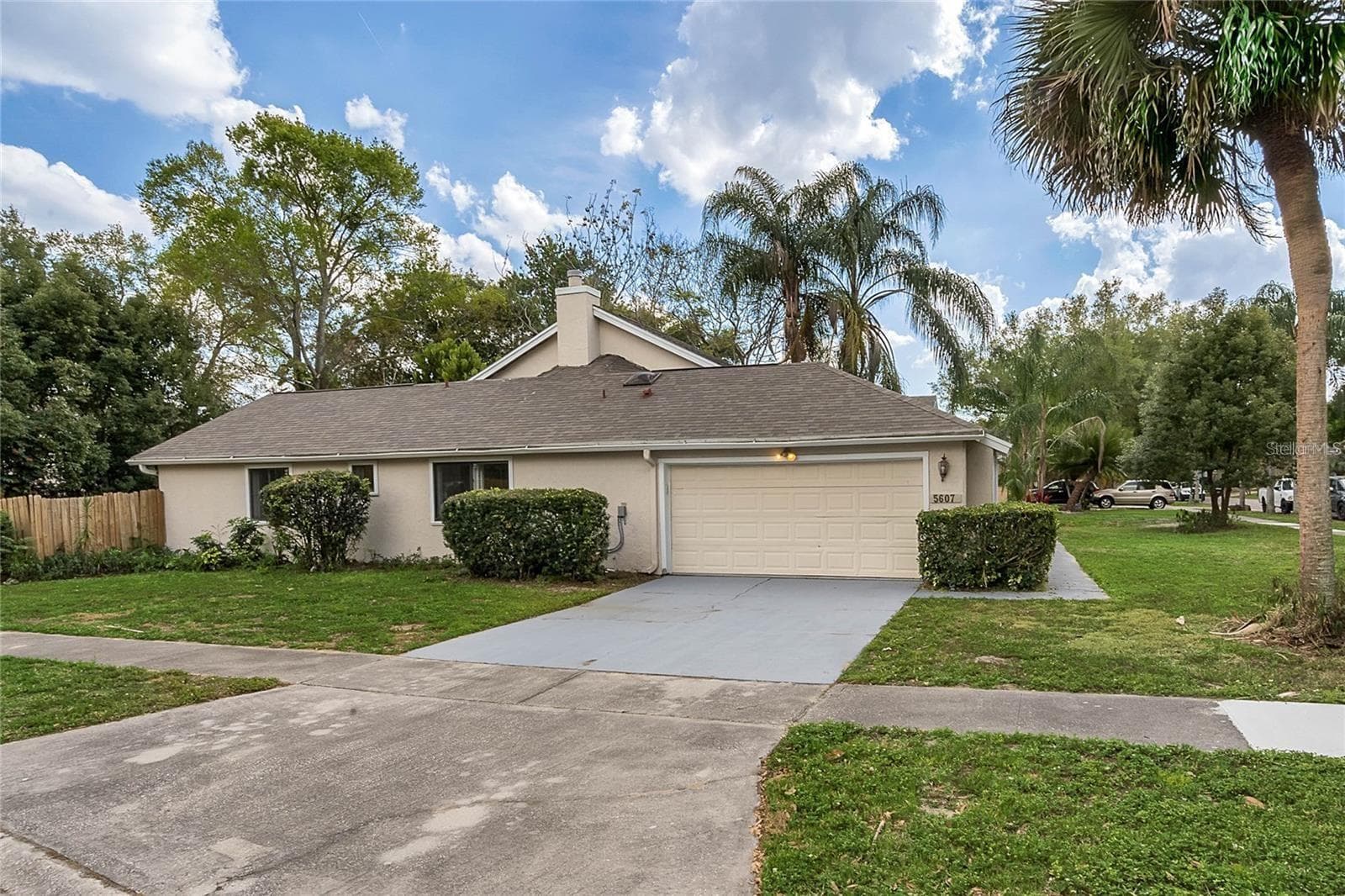 Single Family Residence at 5607 SPRING RUN AVE, ORLANDO, photo 2 of 21