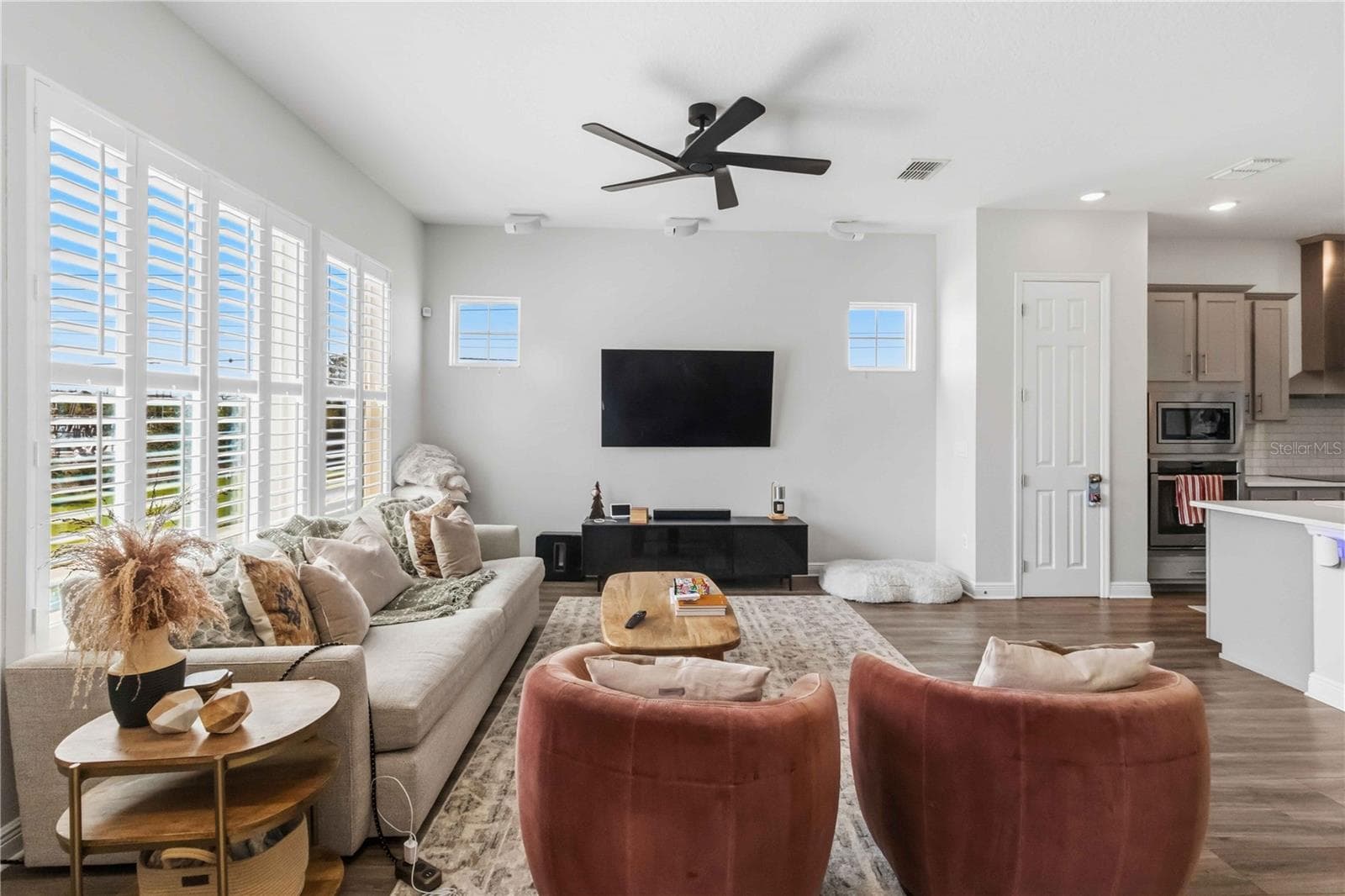 Townhouse at 9545 W PARK VILLAGE DR, TAMPA, photo 4 of 35