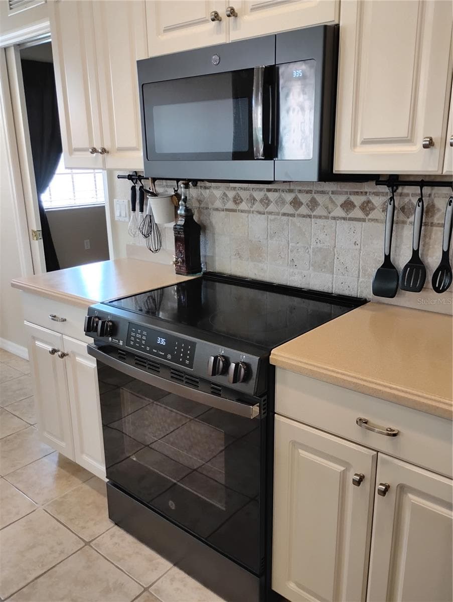 Condominium at 1761 AUBURN LAKES DR #11, VENICE, photo 36 of 76
