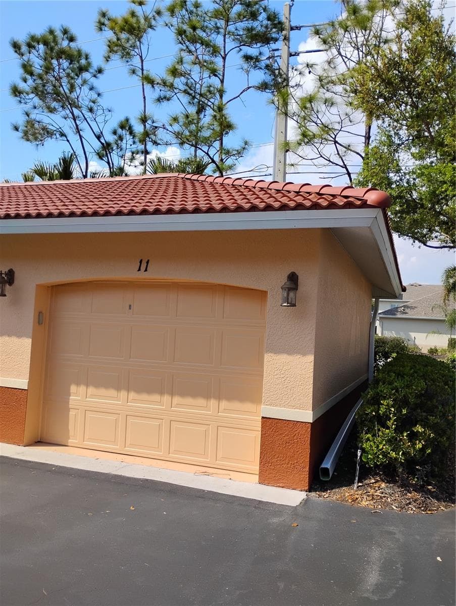 garage unit 11 - 1761 AUBURN LAKES DR #11, VENICE