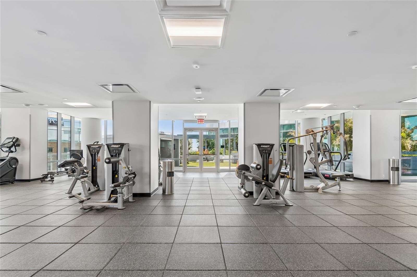 Expansive fitness center features a comprehensive selection of cardio and strength equipment - 400 CENTRAL AVE #2505, ST PETERSBURG
