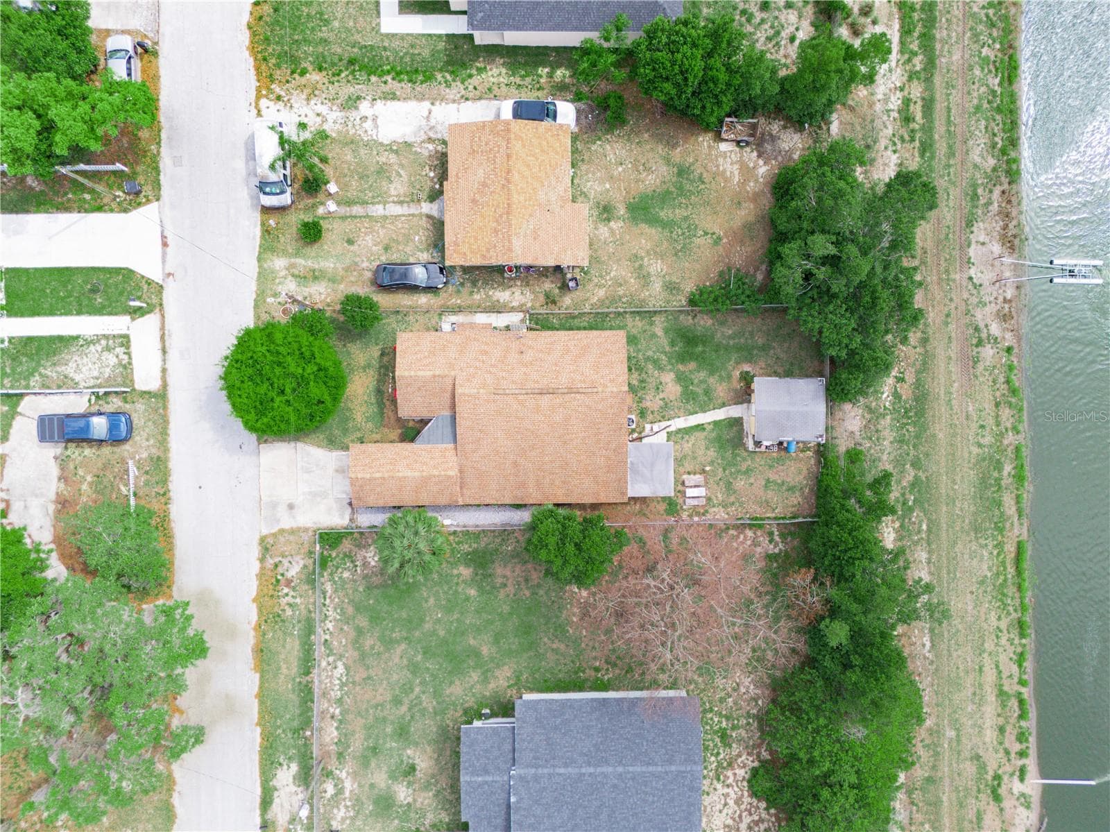 Roof (2022) - 129 W NORTHSIDE DR, LAKE WALES