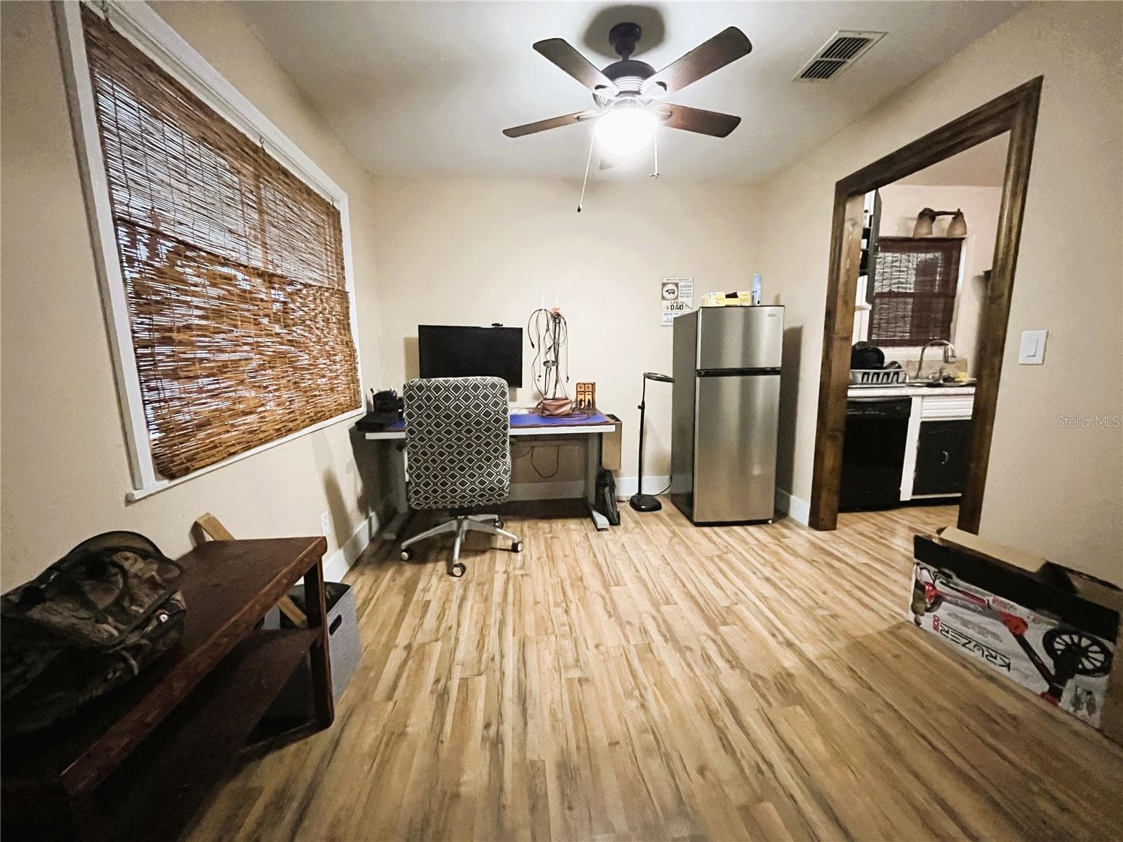 Living room - 121 MARIS CT, LAKELAND