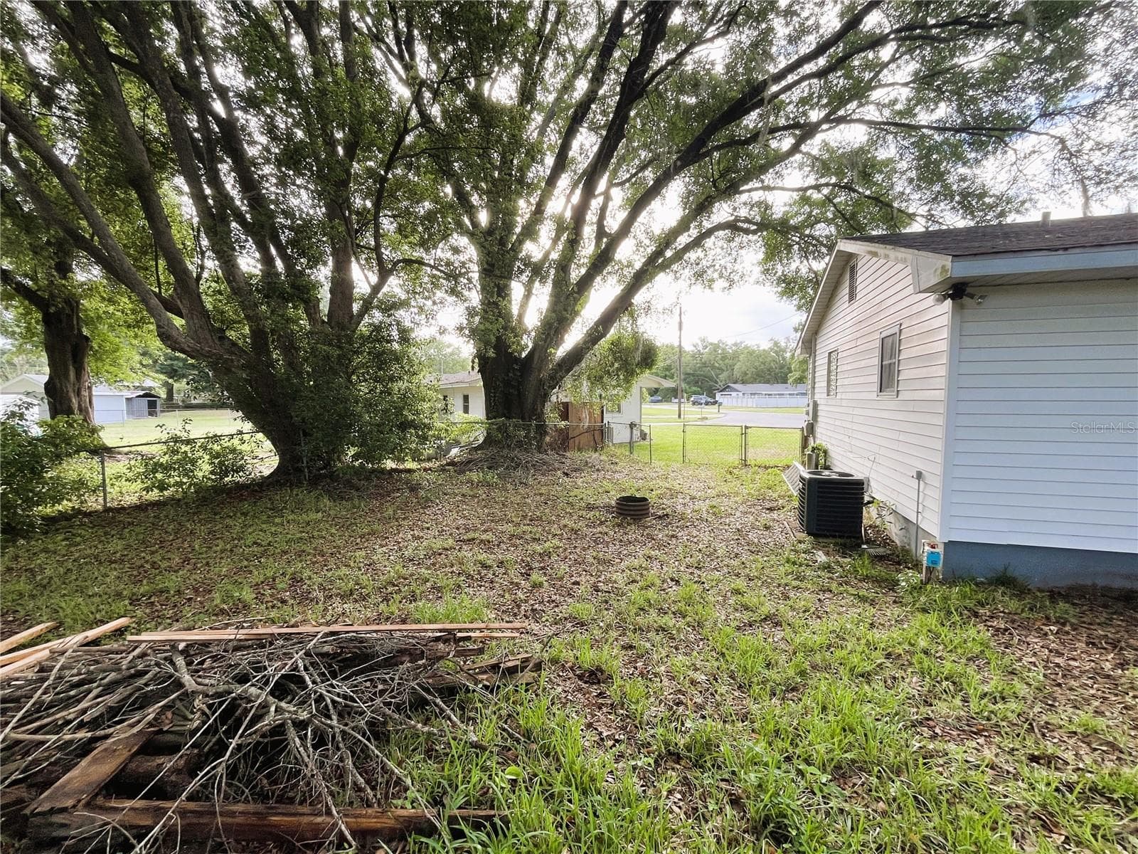 Single Family Residence at 121 MARIS CT, LAKELAND, photo 23 of 33