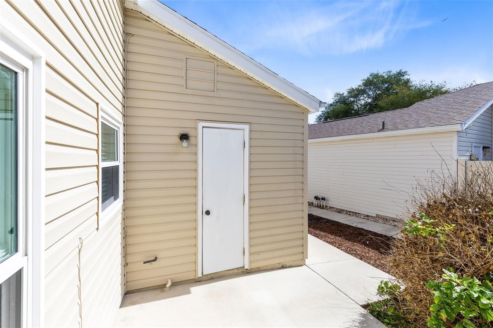 Single Family Residence at 4960 HERON RUN CIR, LEESBURG, photo 22 of 46