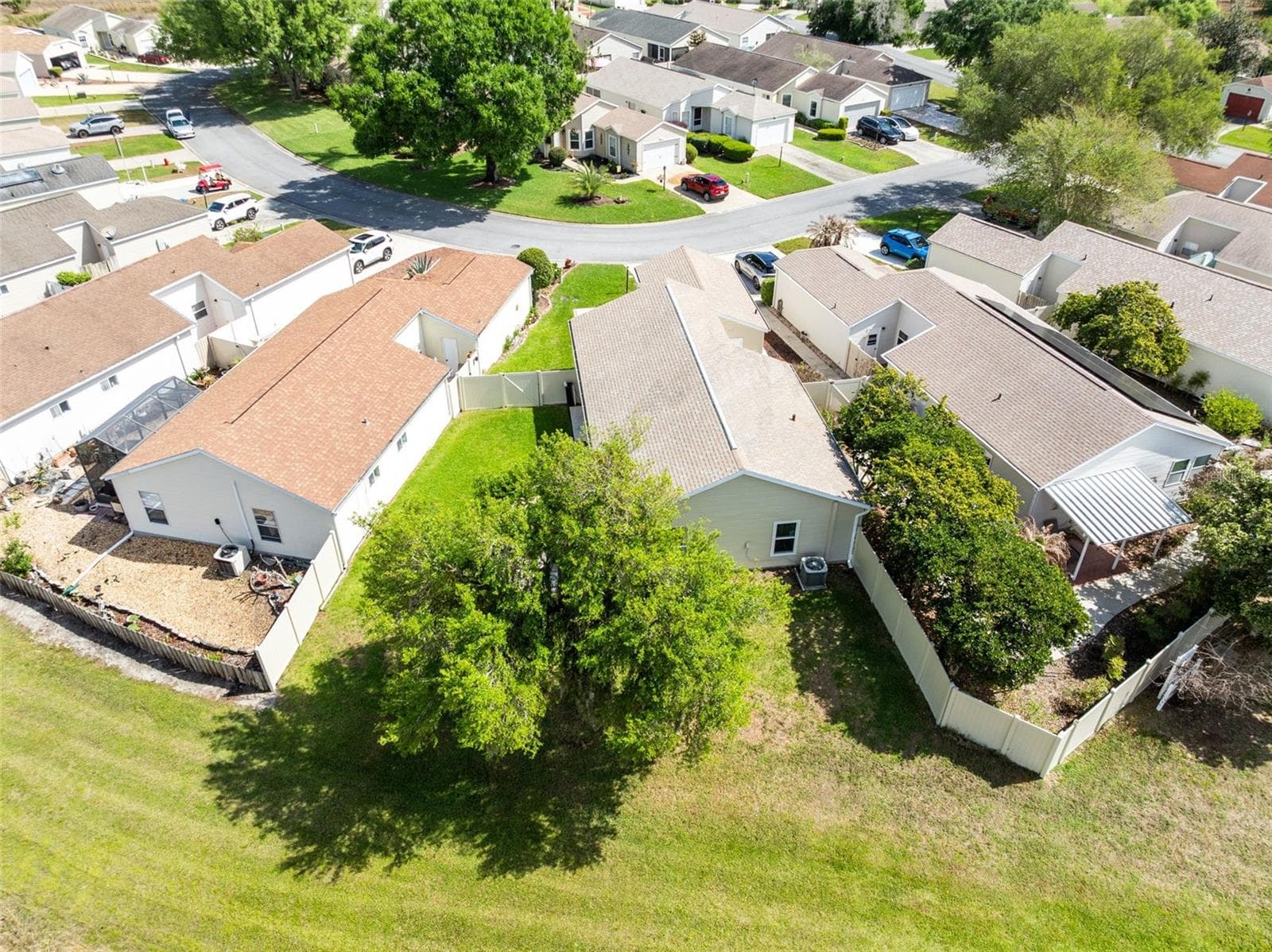 Single Family Residence at 4960 HERON RUN CIR, LEESBURG, photo 27 of 46
