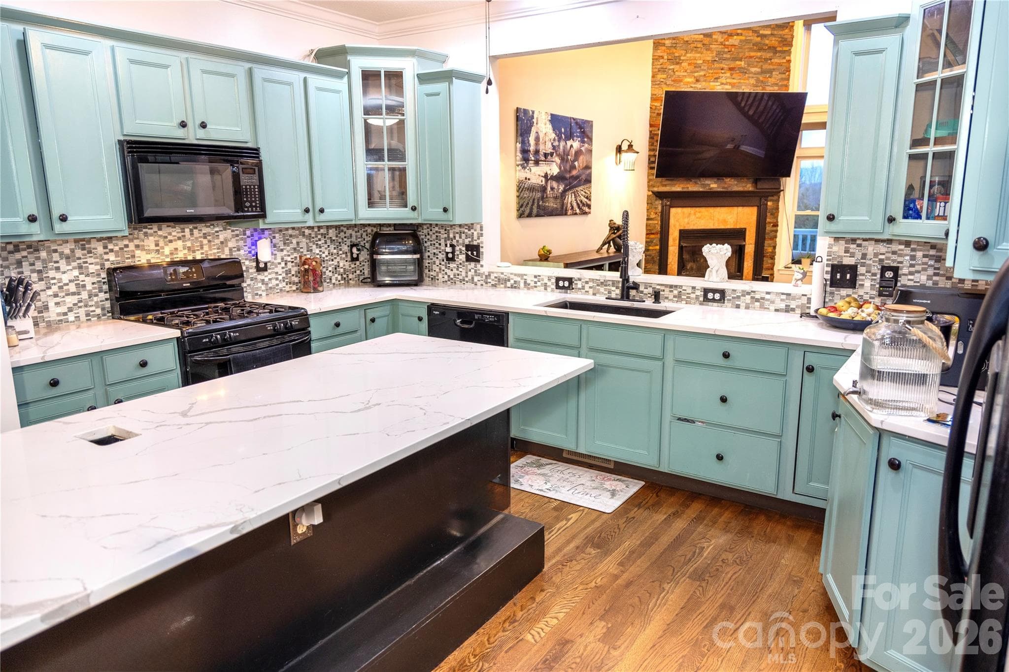 kitchen toward livingroom - Weaverville