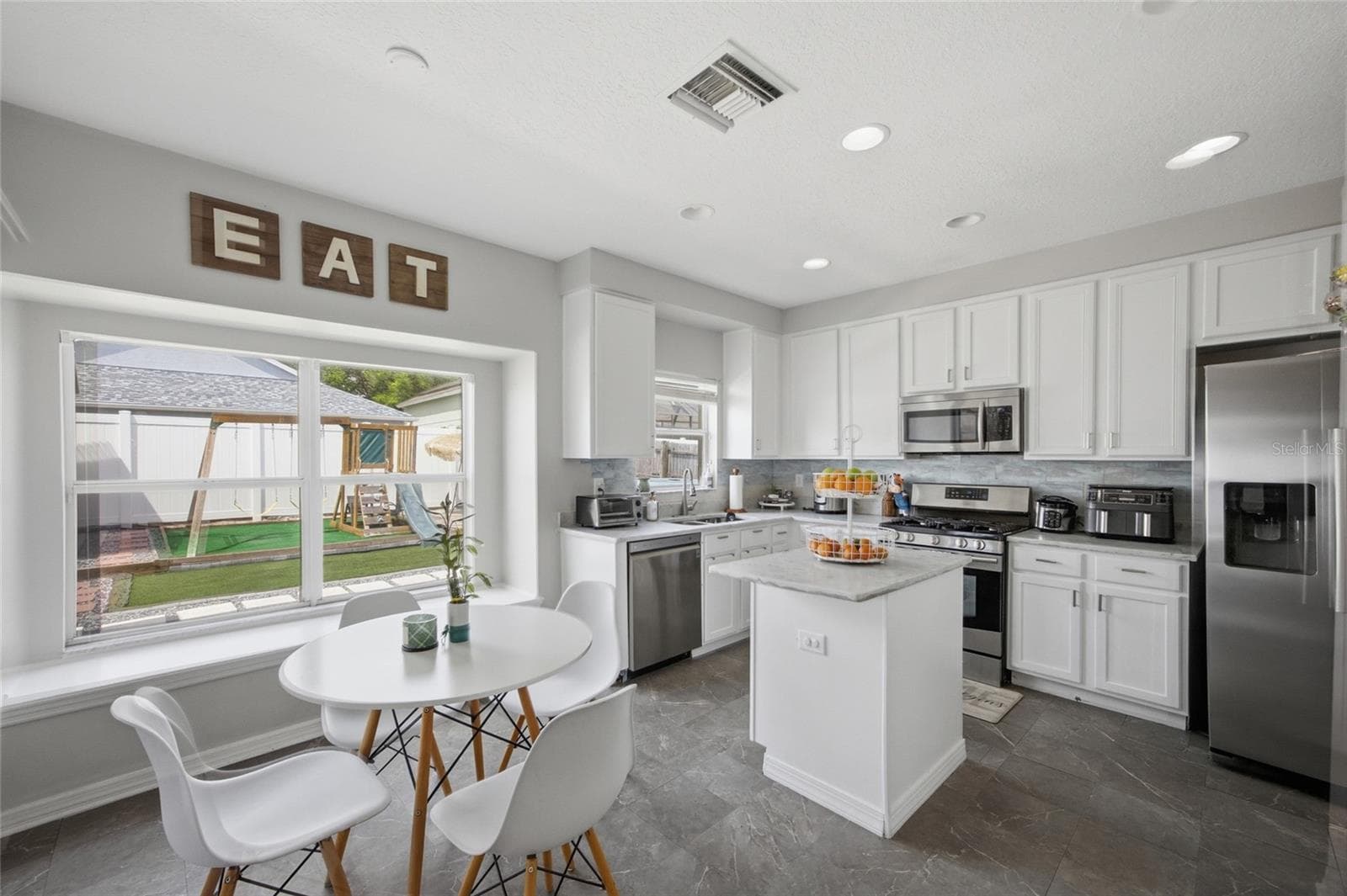 Single Family Residence at 24927 PORTOFINO DR, LUTZ, photo 13 of 42