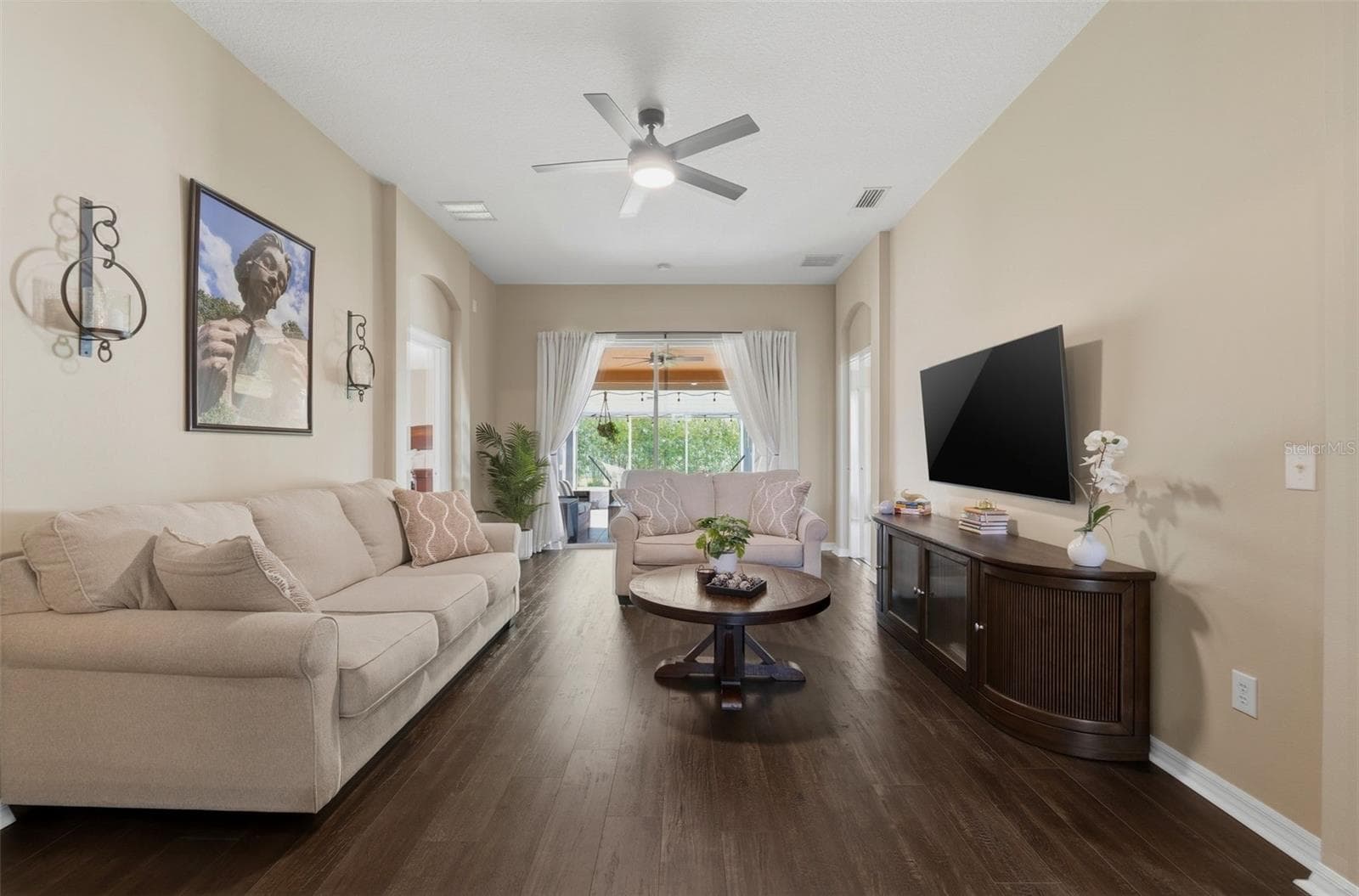 Spacious family room - 16810 TAYLOW WAY, ODESSA