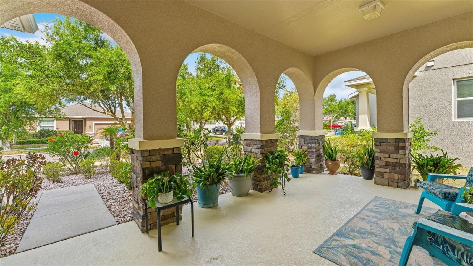 Front Porch/Seating Area - 11620 WARREN OAKS PL, RIVERVIEW
