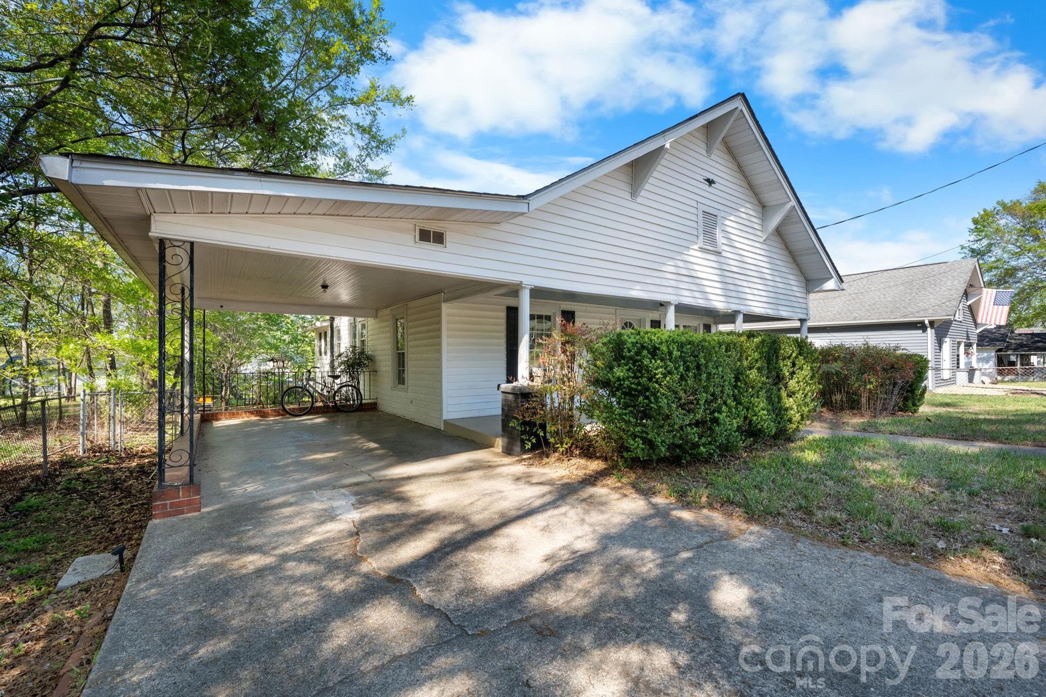 Single Family Residence at 304 Garrou Avenue SE, Valdese, photo 2 of 16