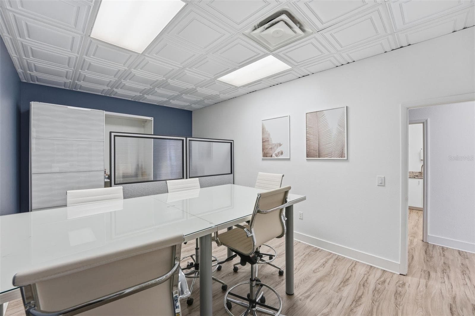 Conference Room - 5404 HOOVER BLVD #8, TAMPA