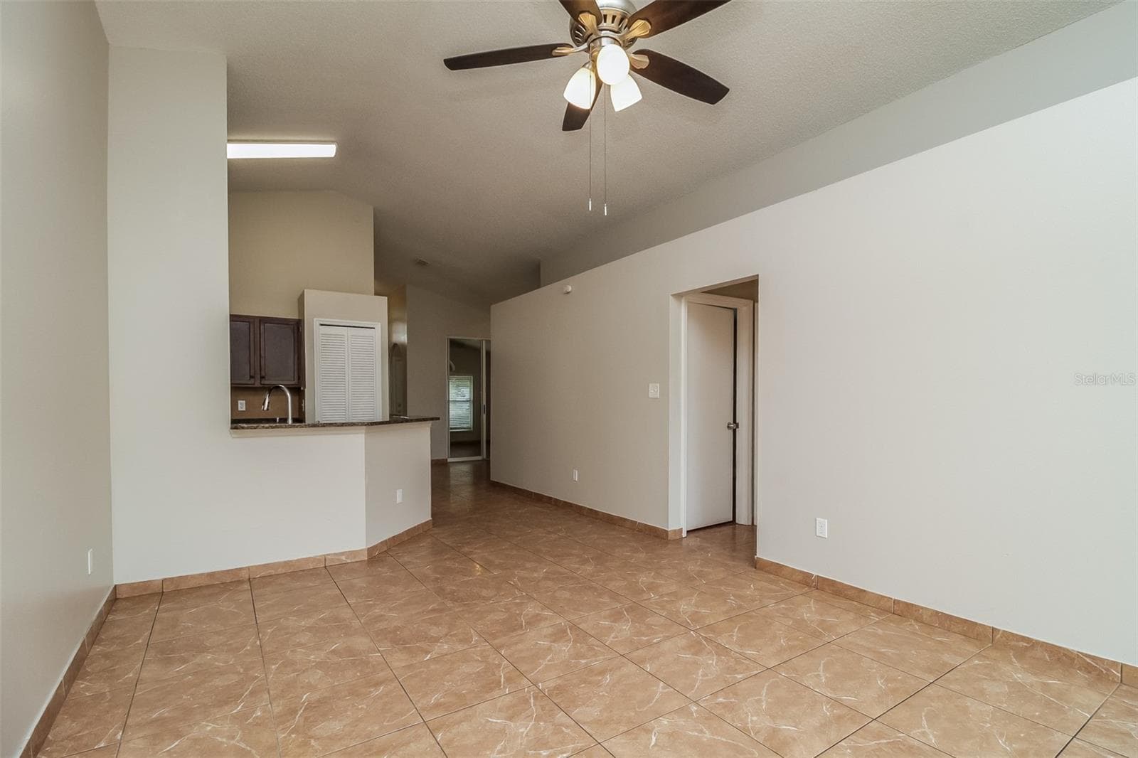 Single Family Residence at 120 LAKEBREEZE CIR, LAKE MARY, photo 4 of 15